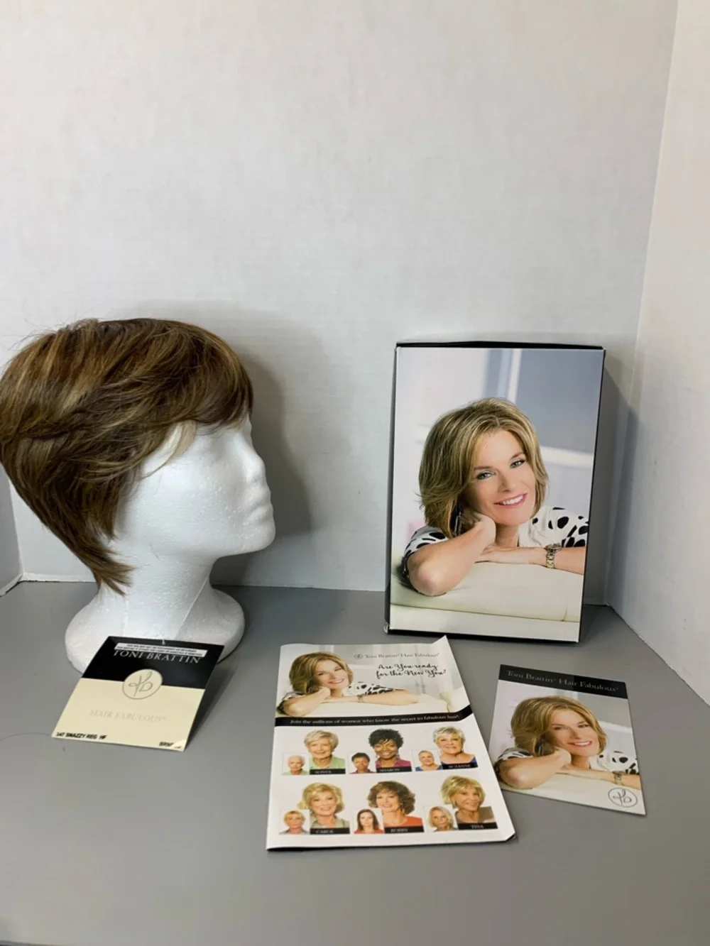 Layered Short Bob Wig - Light Brown Blonde NWT